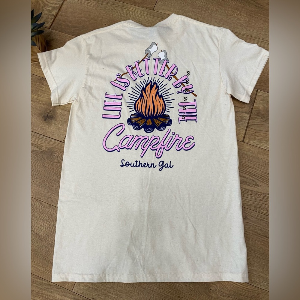 Southern Gal Campfire T-shirt size small